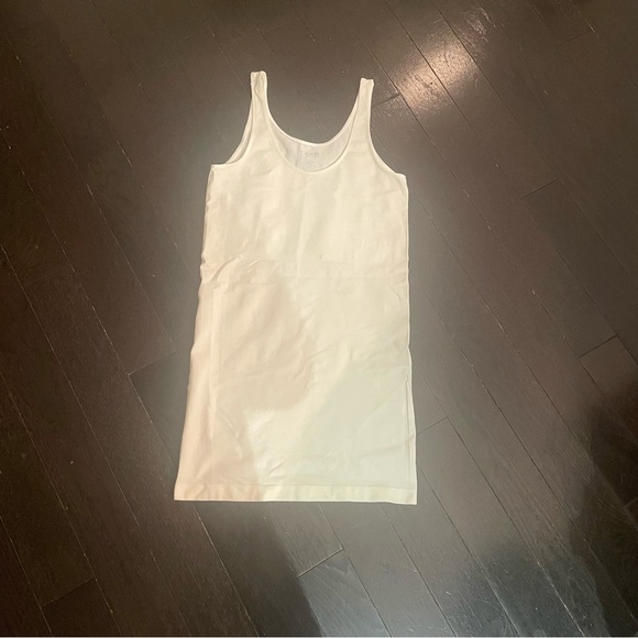 Level 33 long white tank - Picture 1 of 2